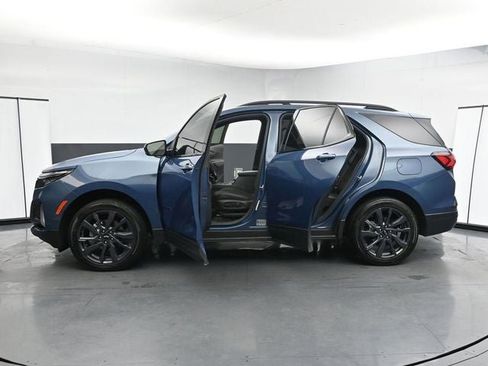 Used 2024 Chevrolet Equinox RS image 38