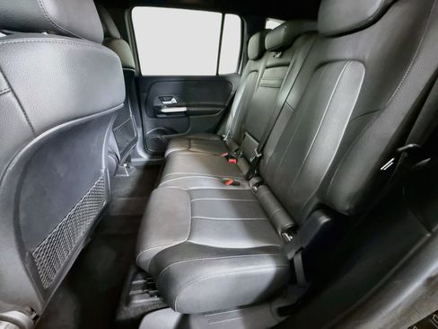 Used 2022 Mercedes-Benz GLB 250 w/ Premium Package Lite image 25