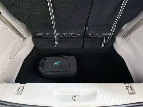 Used 2024 Chrysler Pacifica Limited FWD image 28