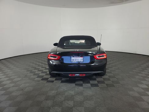 Used 2017 FIAT 124 Spider Classica image 5