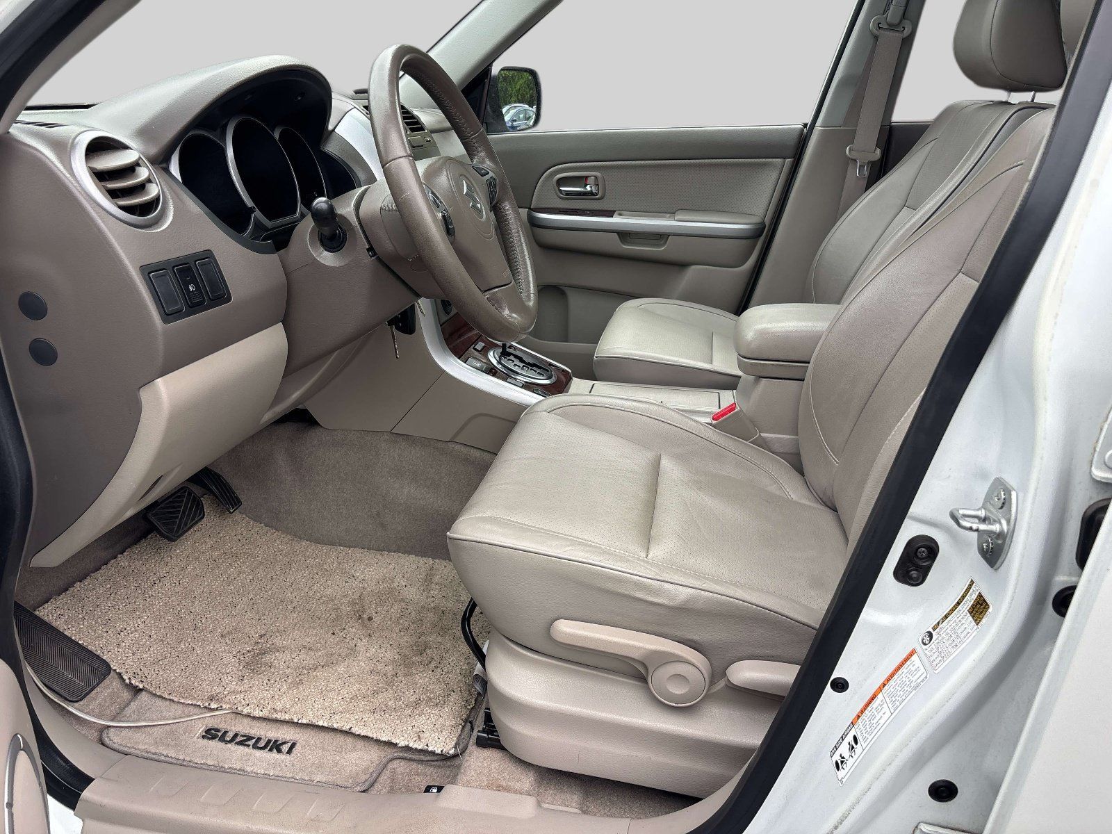 Used 2012 Suzuki Grand Vitara Limited AWD/4WD image 8