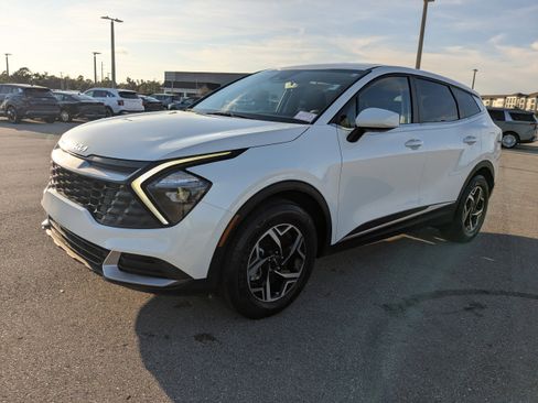 Certified 2023 Kia Sportage LX image 9