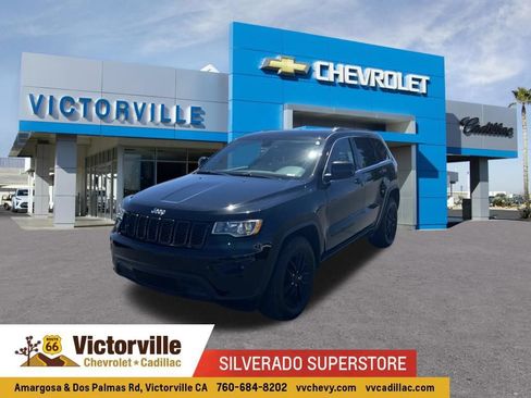 Used 2021 Jeep Grand Cherokee Laredo AWD/4WD image 1