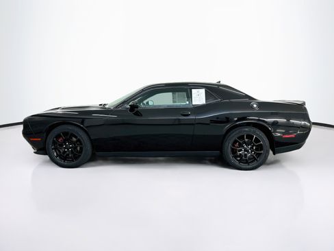 Used 2017 Dodge Challenger GT w/ Driver Convenience Group AWD/4WD image 4