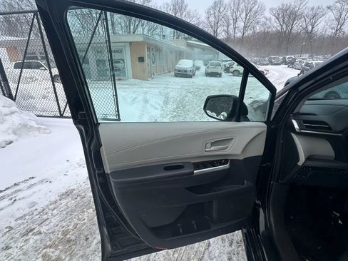 Used 2022 Toyota Sienna LE image 21
