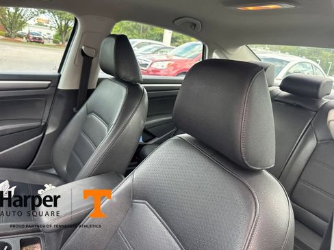 Used 2017 Volkswagen Passat 1.8T R-Line FWD image 12