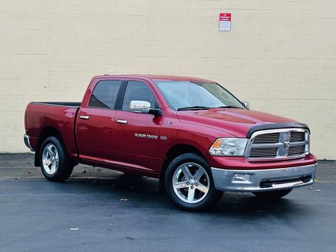 Used 2012 RAM 1500 Classic SLT w/ Remote Start & Security Group image 2