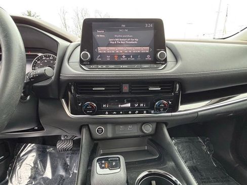 Used 2023 Nissan Rogue SL image 14