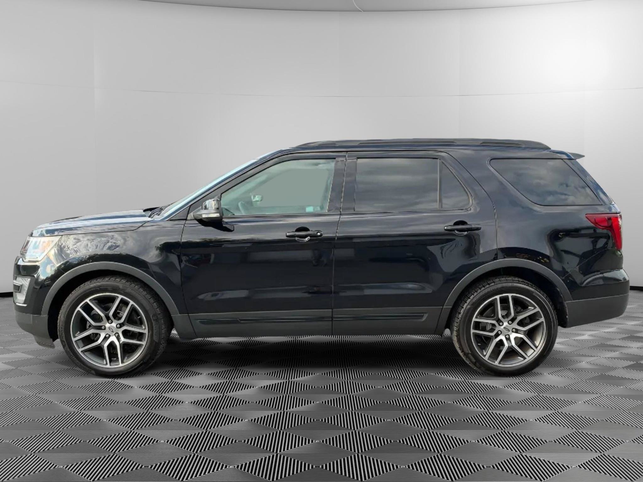 Used 2017 Ford Explorer Sport AWD/4WD image 5
