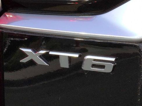 Used 2025 Cadillac XT6 Premium Luxury w/ Technology Package image 9