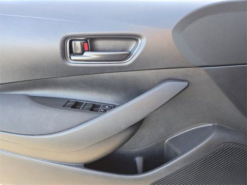 Certified 2025 Toyota Corolla LE image 17