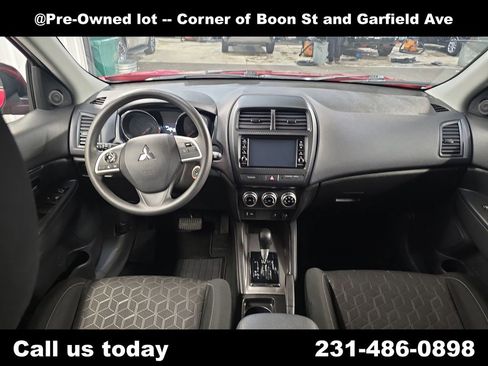 Used 2025 Mitsubishi Outlander Sport AWD image 12