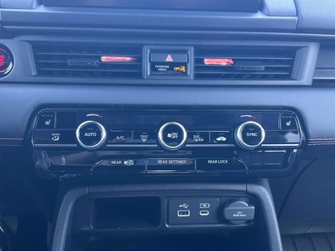 Certified 2025 Honda Pilot TrailSport image 18