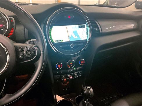 Used 2016 MINI Cooper 4-Door Hardtop image 6