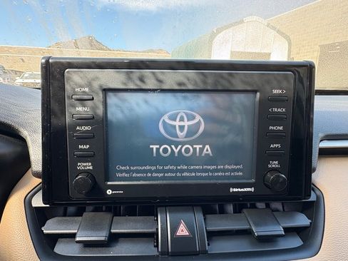 Used 2020 Toyota RAV4 LE image 4