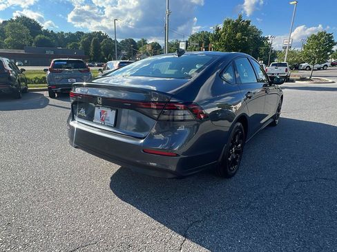 Used 2025 Honda Accord SE image 4