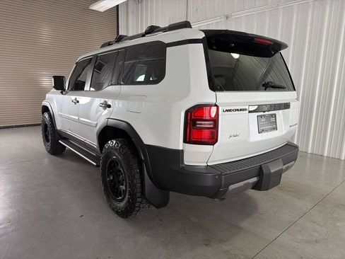 Used 2024 Toyota Land Cruiser image 5