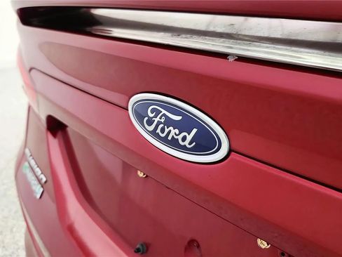 Used 2016 Ford Fusion Energi Titanium w/ Driver Assist Package FWD image 16