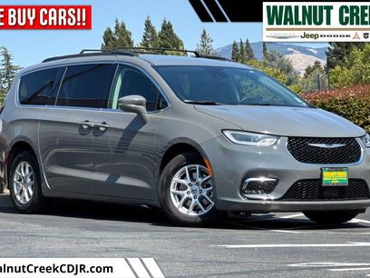 Used 2022 Chrysler Pacifica Touring-L