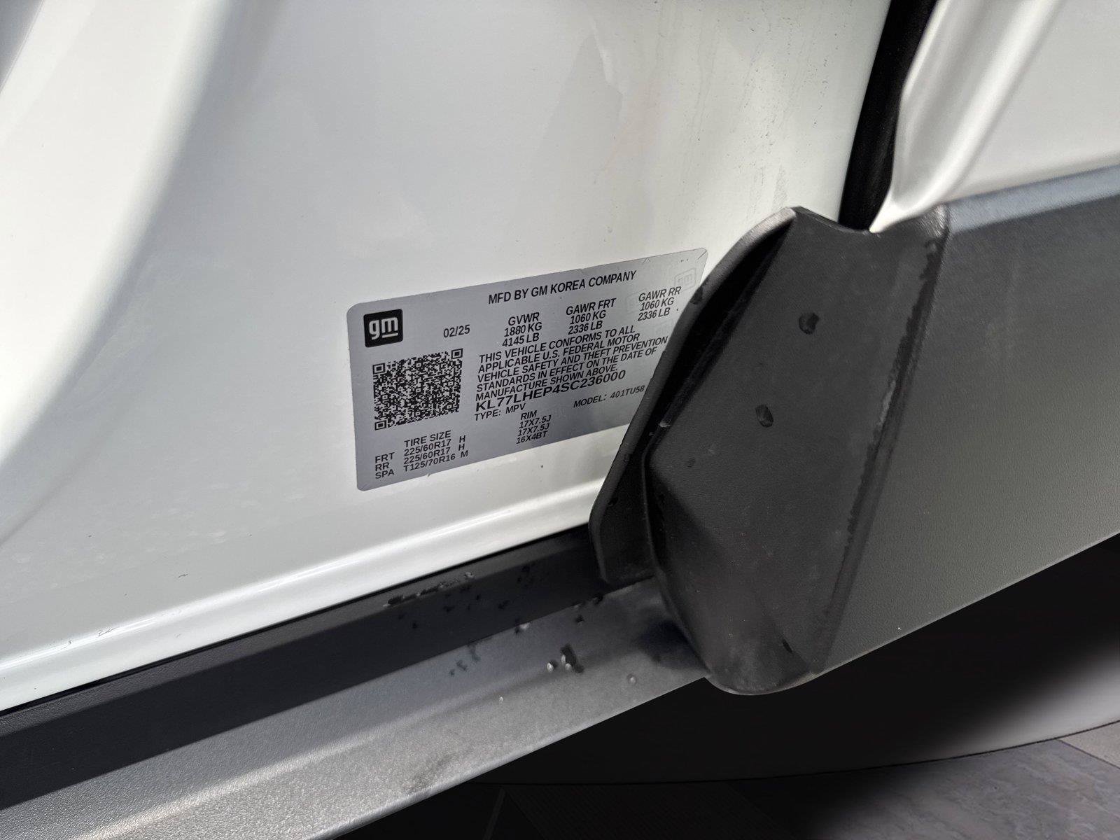 Used 2025 Chevrolet Trax LT w/ LT Convenience Package FWD image 37