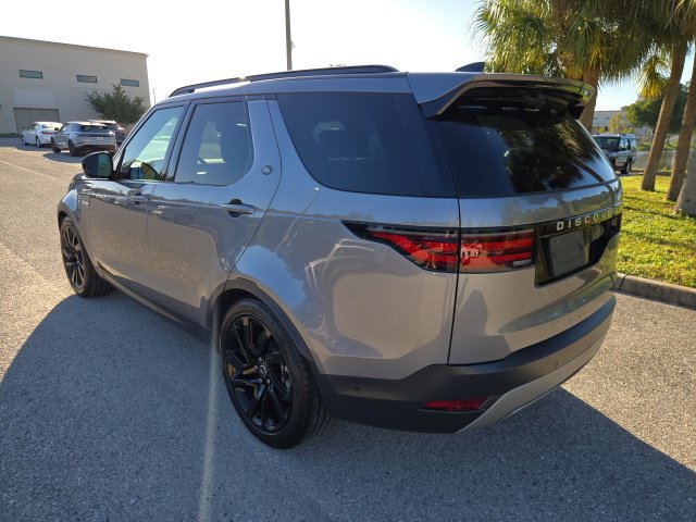 Used 2025 Land Rover Discovery S AWD/4WD image 3