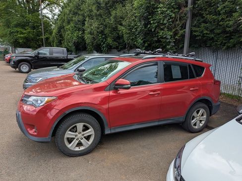 Used 2013 Toyota RAV4 XLE image 2