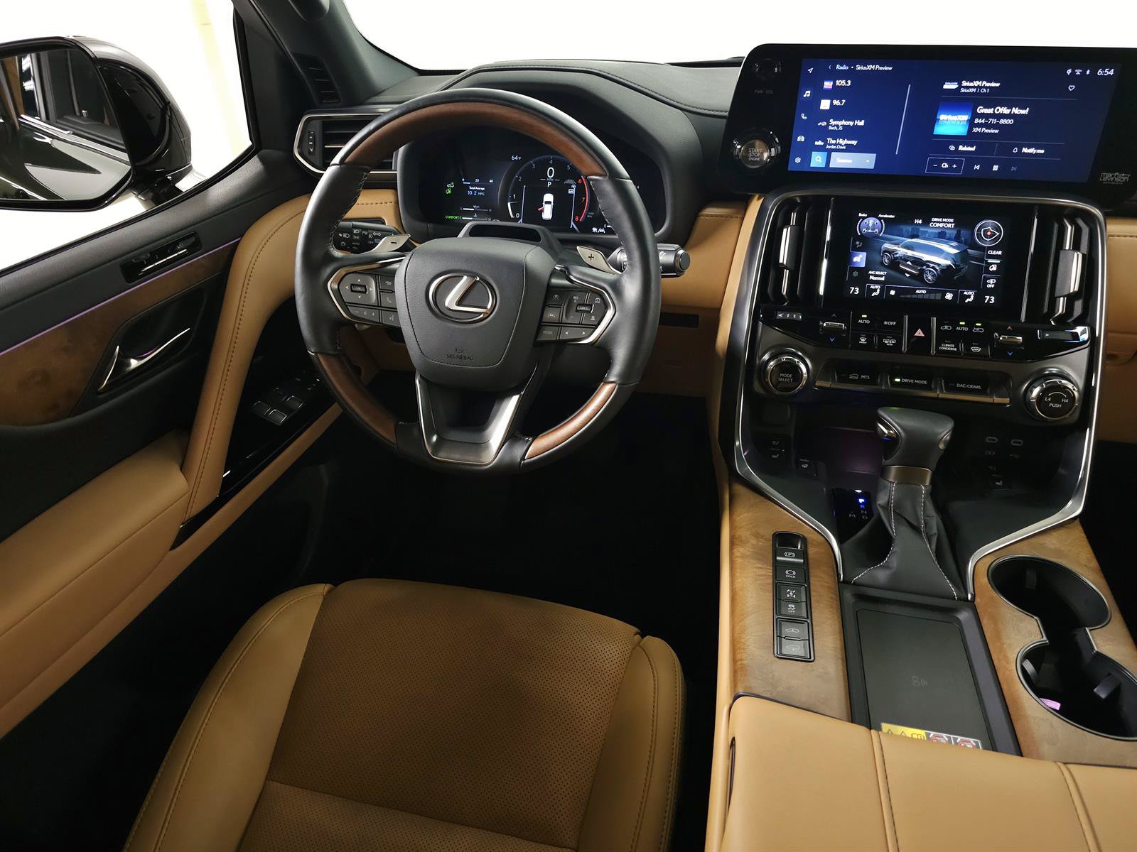 Used 2025 Lexus LX 600 4WD w/ Luxury Package image 22