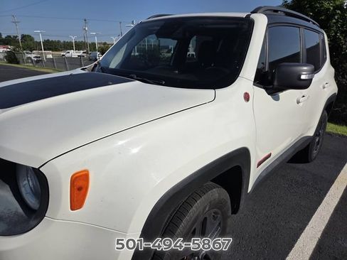 Used 2018 Jeep Renegade Trailhawk w/ UConnect 8.4 Nav Group AWD/4WD image 10