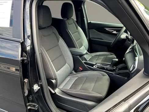 Used 2024 Chevrolet TrailBlazer LT AWD/4WD image 25