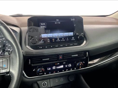Used 2023 Nissan Rogue SL w/ SL Premium Package FWD image 9