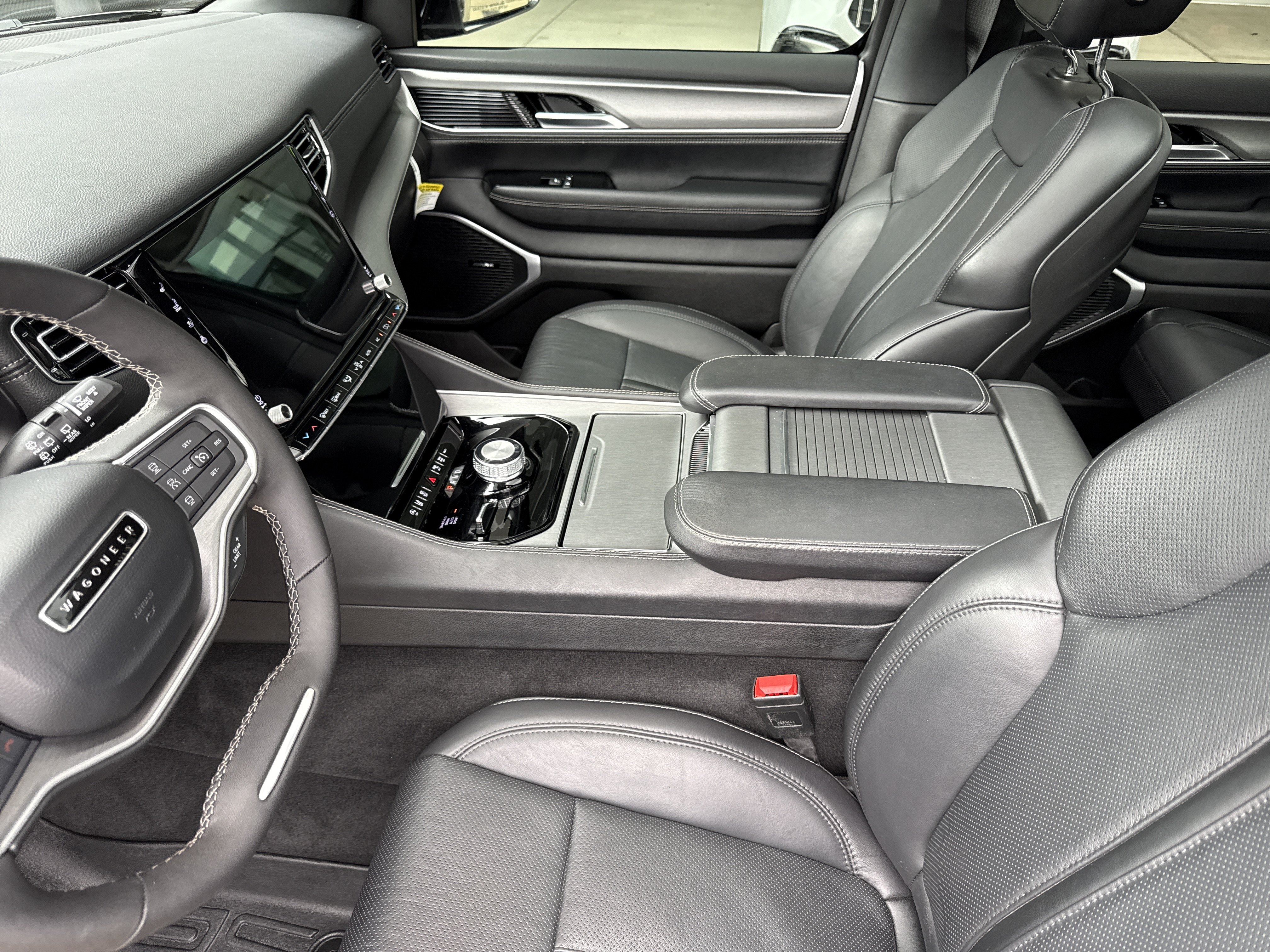 Used 2025 Jeep Wagoneer Series II w/ Premium Group I AWD/4WD image 24