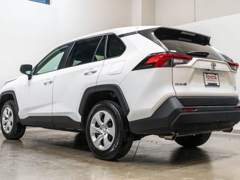 Used 2024 Toyota RAV4 LE AWD/4WD image 7