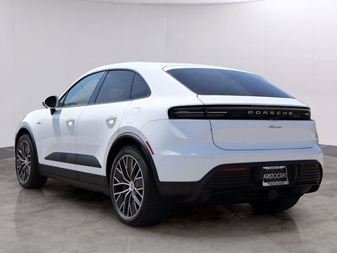 New 2025 Porsche Macan Electric RWD image 3