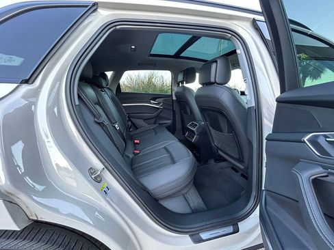 Used 2022 Audi e-tron Premium Plus w/ Premium Plus Package image 69