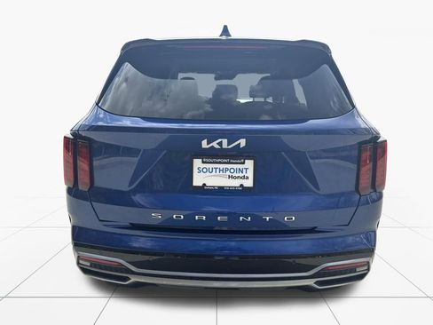 Used 2022 Kia Sorento S image 7