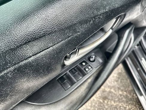 Used 2021 Toyota Corolla LE FWD image 22