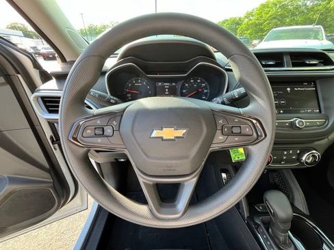 Used 2023 Chevrolet TrailBlazer LS FWD image 23