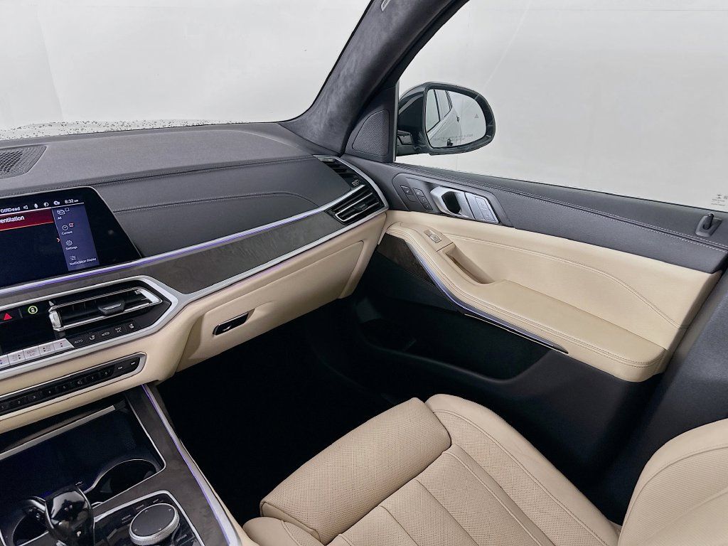 Used 2022 BMW X7 xDrive40i w/ Premium Package AWD/4WD image 32