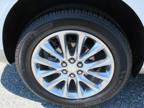 Used 2020 Buick Enclave Essence w/ Trailering Package, 5000 lbs. FWD image 8