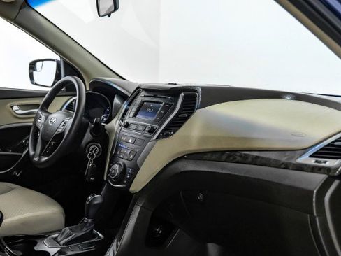 Used 2017 Hyundai Santa Fe Sport image 10