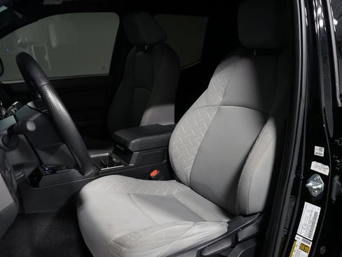 Certified 2025 Toyota Tacoma SR5 AWD/4WD image 28