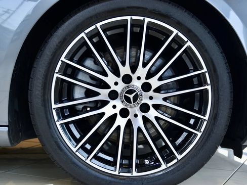 Used 2022 Mercedes-Benz C 300 4MATIC Sedan w/ Exclusive Trim Package image 9