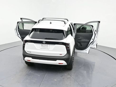 New 2026 Nissan Kicks SR w/ Illumination Package FWD image 22