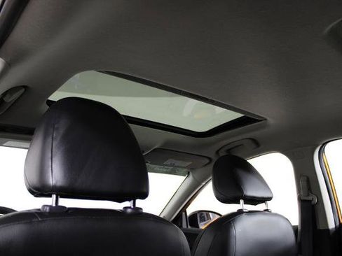 Certified 2021 Nissan Sentra SR w/ SR Premium Package image 22