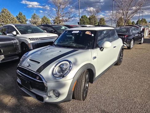 Used 2015 MINI Cooper S image 1