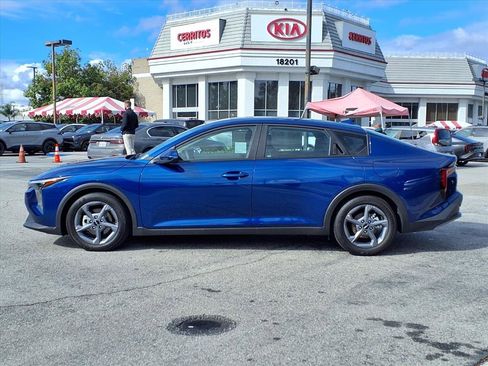 Used 2025 Kia K4 LXS image 2