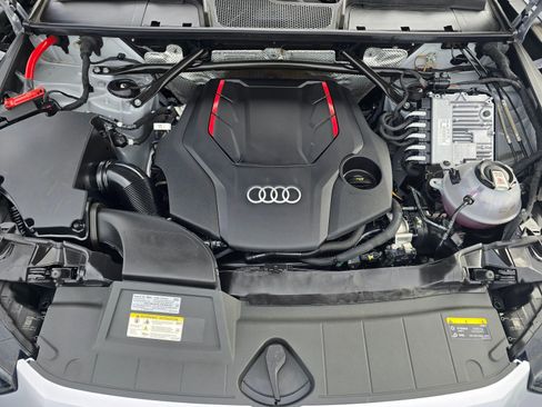 Used 2023 Audi SQ5 Prestige w/ Prestige Package AWD/4WD image 9