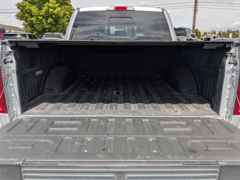 Used 2017 Ford F150 Platinum w/ Equipment Group 701A Luxury AWD/4WD image 32