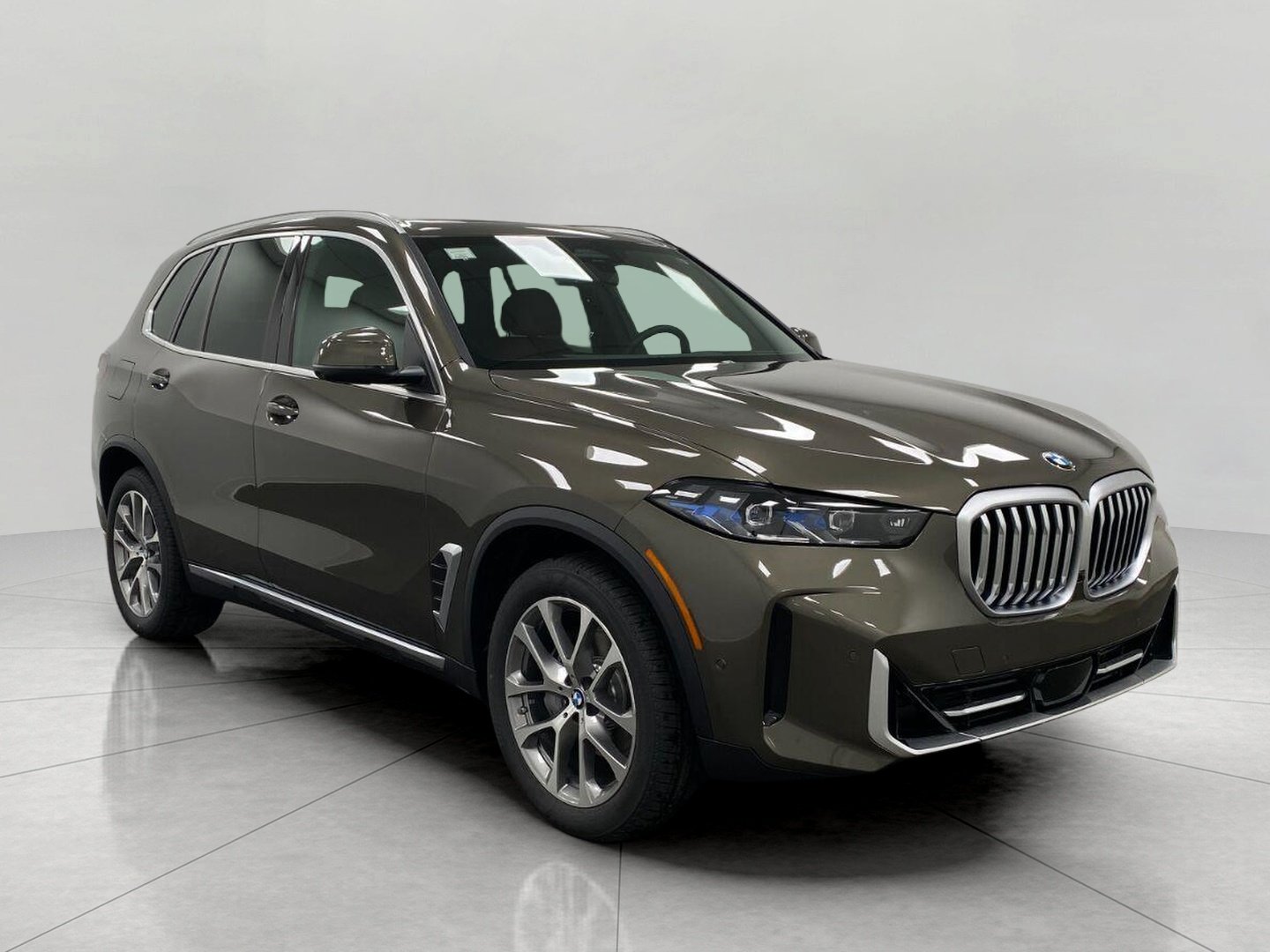 New 2026 BMW X5 xDrive40i w/ Climate Comfort Package AWD/4WD image 1