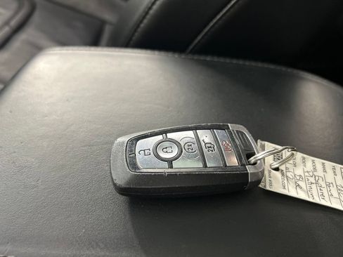 Used 2023 Ford Explorer Platinum w/ Technology Package AWD/4WD image 20
